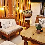Отель Moura Boutique By Asteri Боровец