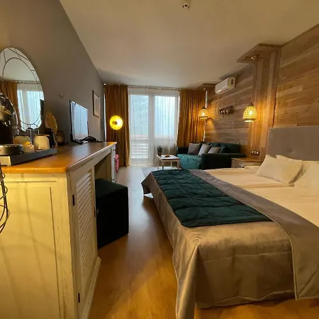 Moura Boutique By Asteri Hotel 4*