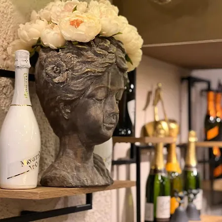 מלון Moura Boutique By Asteri בורובץ