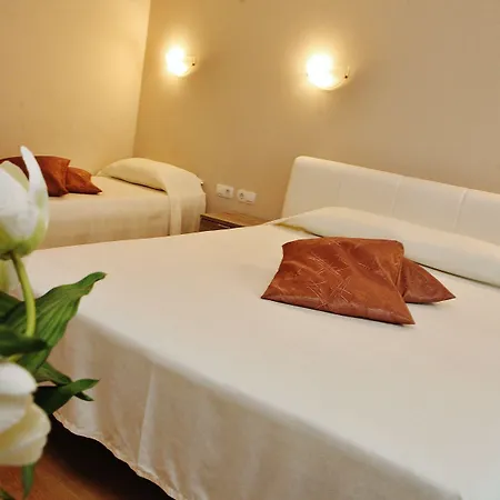 Hotel Moura Boutique By Asteri 4*