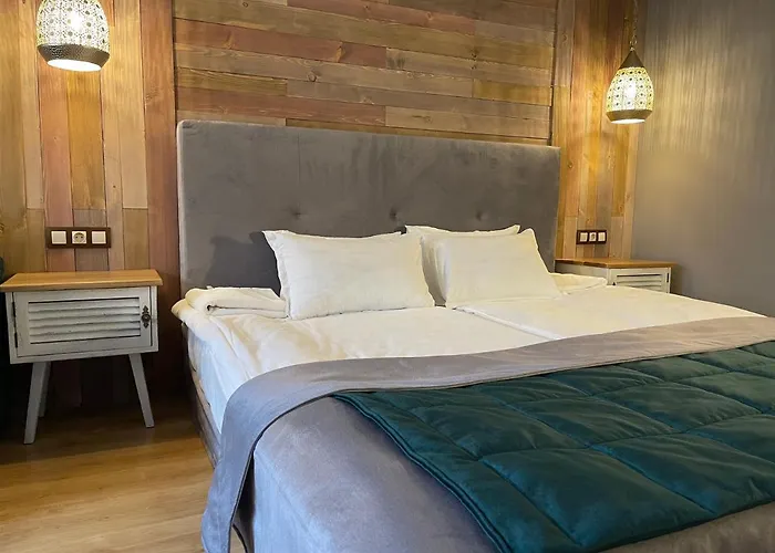 Moura Boutique By Asteri Hotel